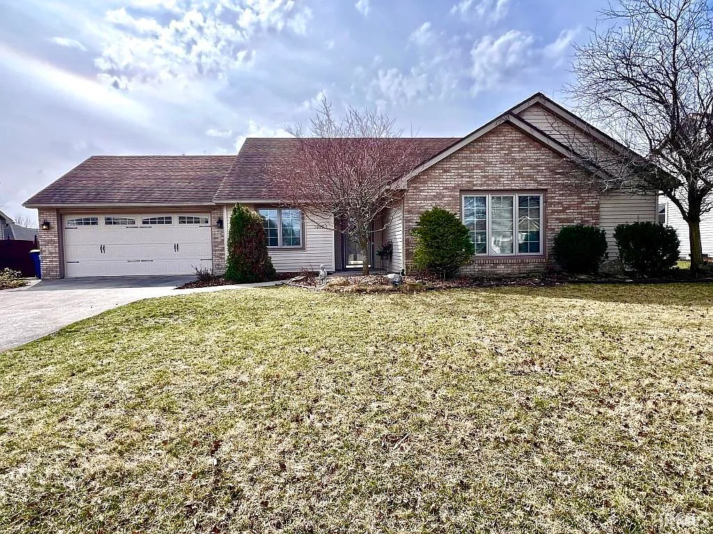 1009 Ashwood Dr photo 1