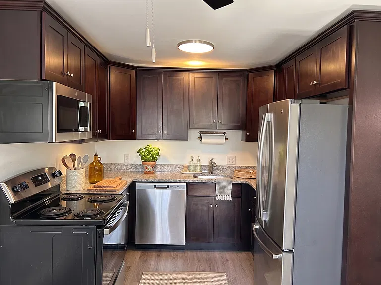 Parkside Manor Apartments — Photo 101