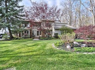 7500 Watford Dr, West Bloomfield, MI 48322