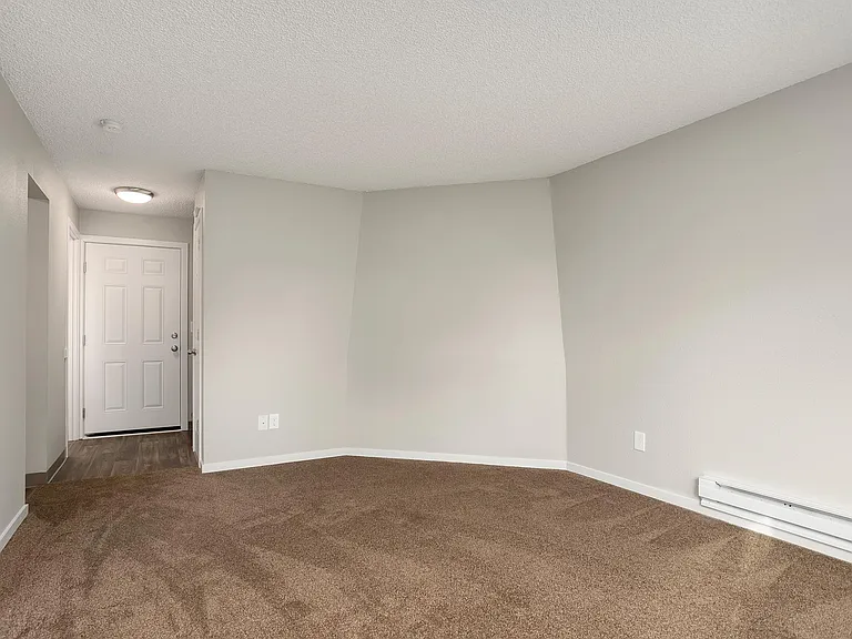 305 13th St SW #B-C — Photo 11