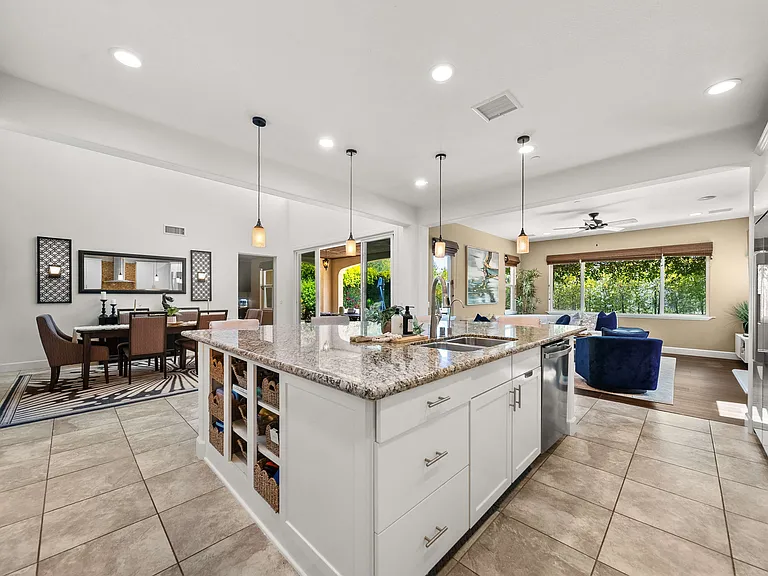 972 Tucana Dr — Photo 13