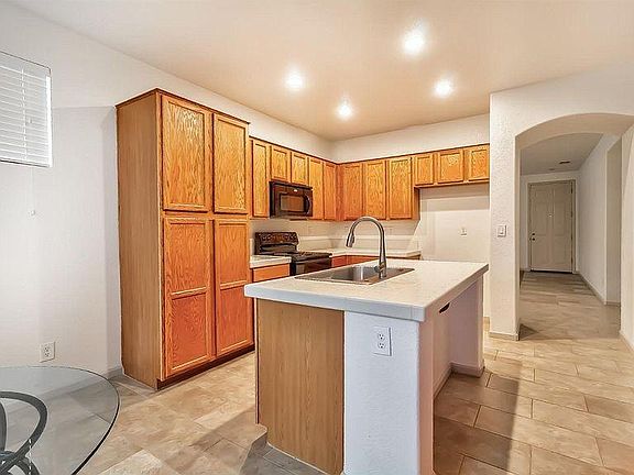 2nd image of 13210 Fountain Dr