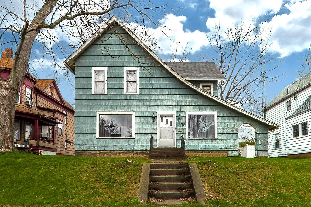 1278 Woodland Ave NW photo 1