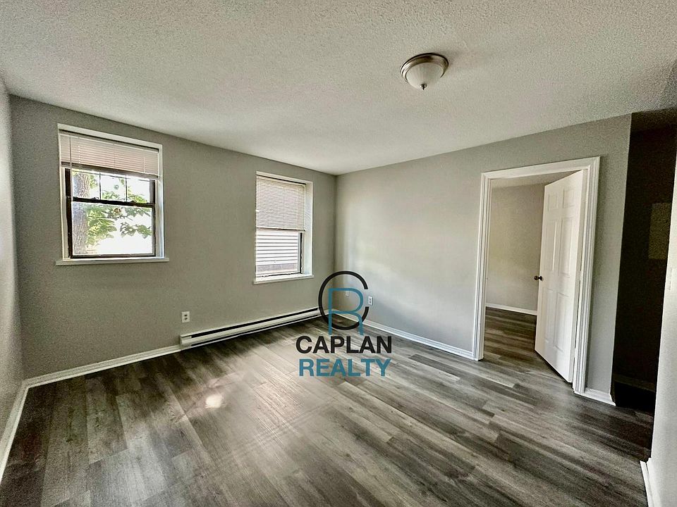 2nd image of 1409 Chapel St #25
