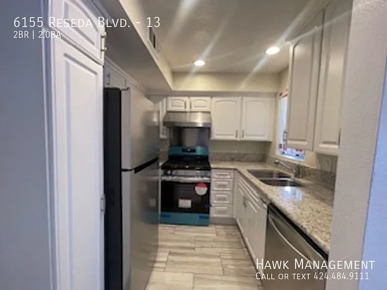 6155 Reseda Blvd #13 — Photo 5