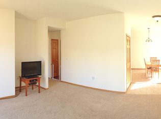 2780 Spy Glass Dr, Chaska, MN 55318