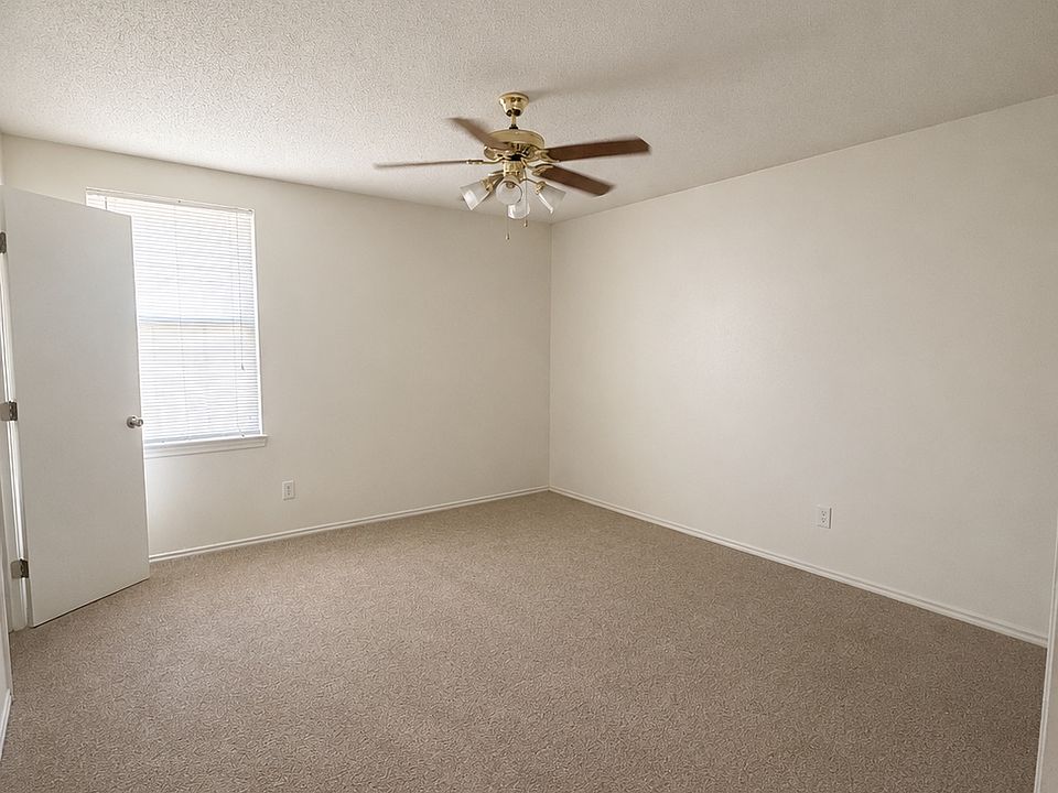 1st image of 1202 Wallace Ln