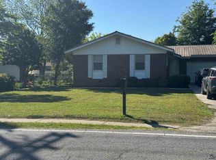 1032 Elberta Rd, Warner Robins, GA