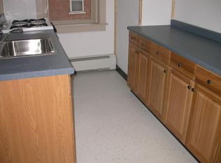 218 Broad St APT 10, Oneida, NY 13421