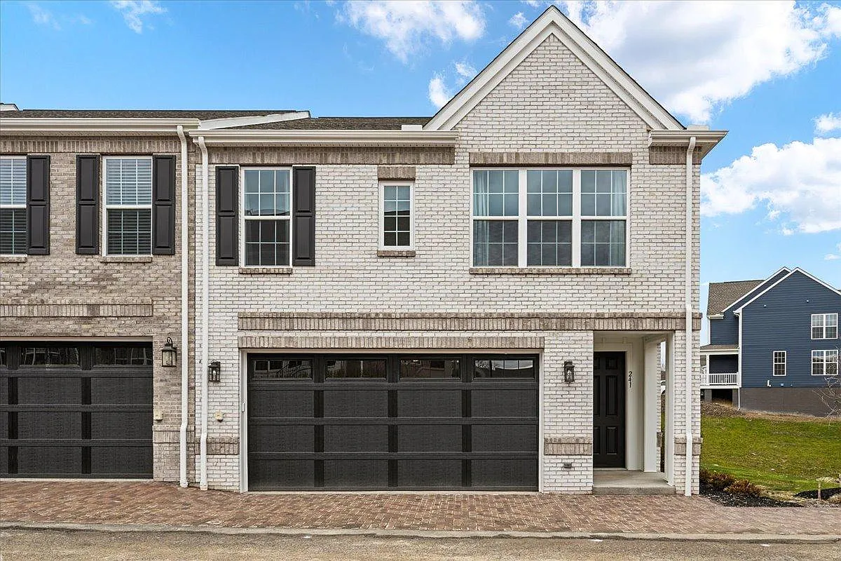 3 bed, 2.5 bath, $3,400 — Photo 1