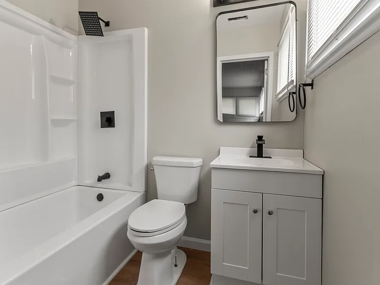 107 Lamb St — Photo 16
