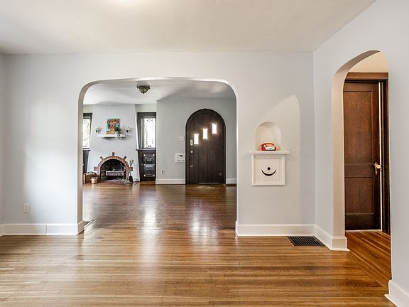 4th image of 1469 Shannon Ave