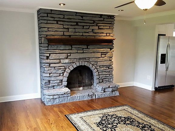 5th image of 562 E Jefferson St