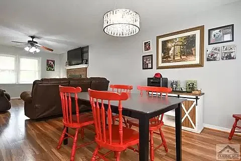 3 bed, 1313 sqft, $2,250 — Photo 4