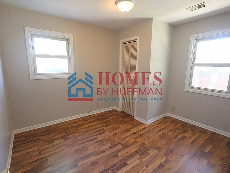 515 E Brumfield Ave — Photo 16