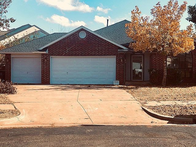 1st image of 6800 NW 135th Cir