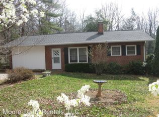 3026 Holly Hill Rd, Hendersonville, NC 28792