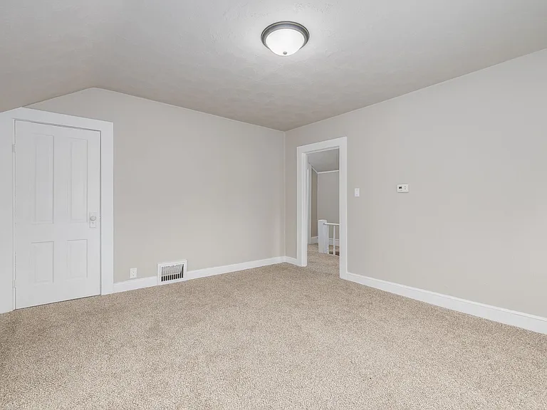 476 Linden St — Photo 13