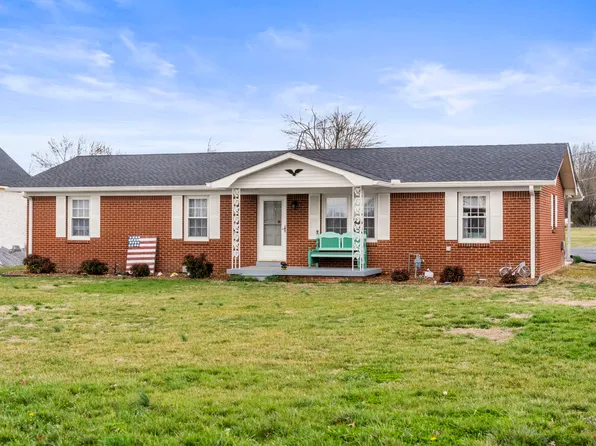 1700 Ellington Dr, Lafayette, TN 37083