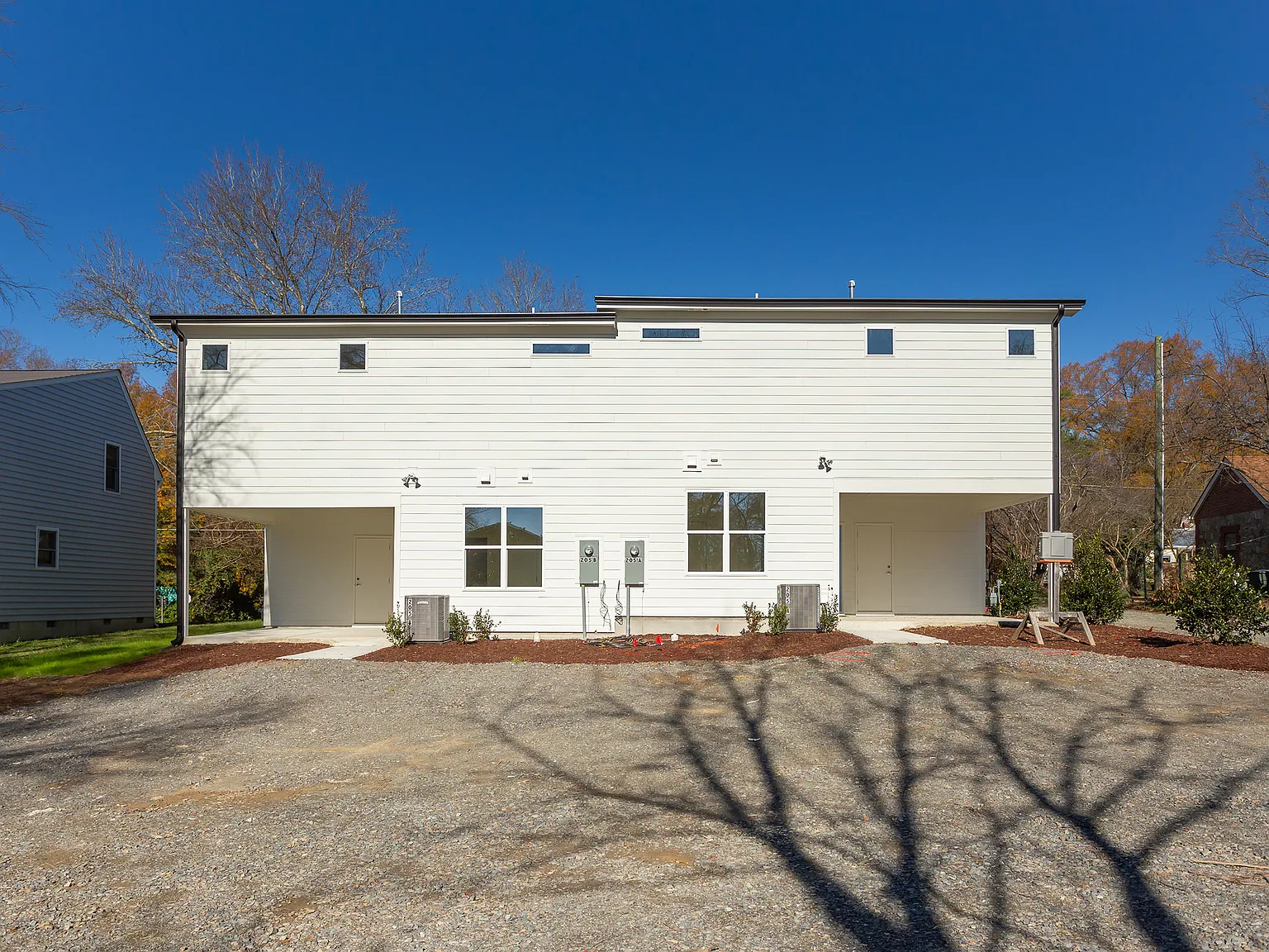 4 bed, 2000 sqft, $4,200 — Photo 3