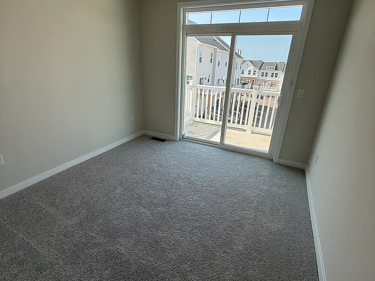 229 Bronze St — Photo 22