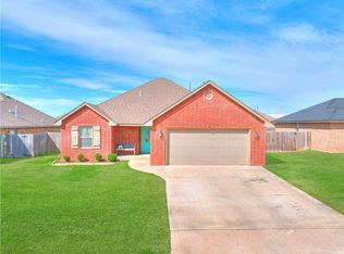 1317 Ridgeway Dr, Moore, OK 73160