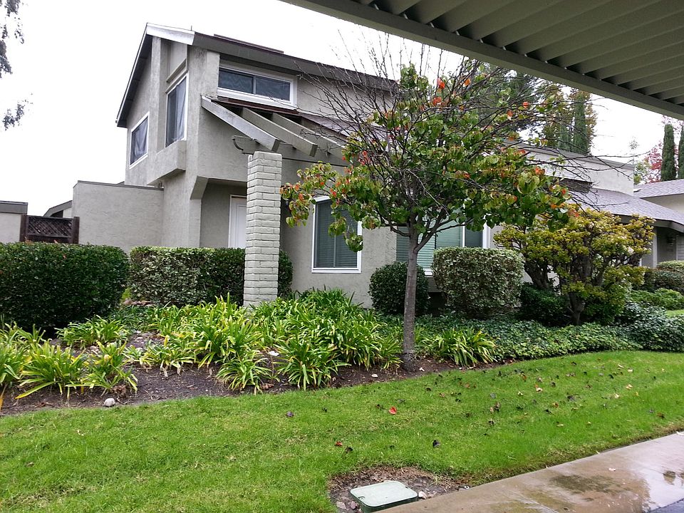 1st image of 10832 Caravelle Pl