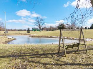 6944 Hinchey Rd, Pinckney, MI 48169