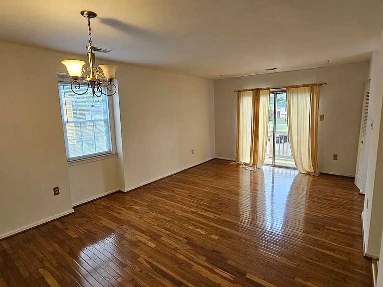 904 Winterstick Pl — Photo 3