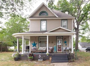 825 E Main St, Cherryvale, KS 67335
