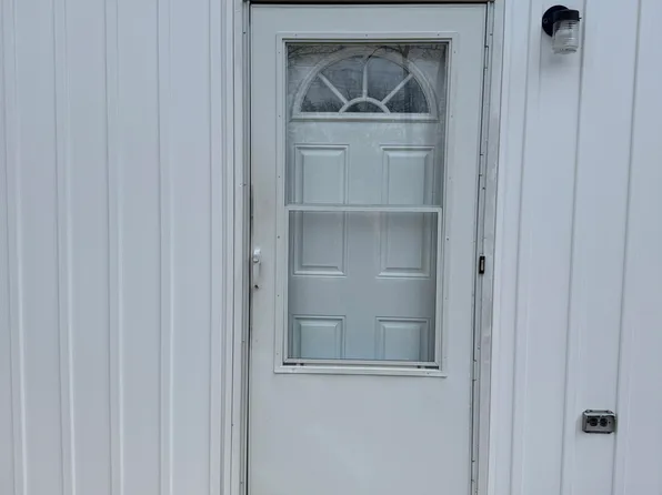 108 Elmwood Cir #B, Martinsville, VA 24112