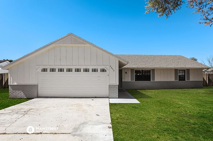 1st image of 2053 Houndslake Dr