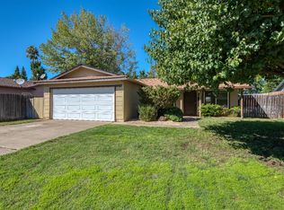 8927 Salmon Falls Dr, Sacramento, CA 95826