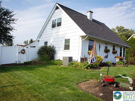 3rd image of 3427 Gail Ln