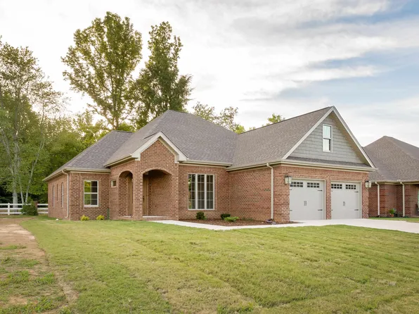 3511 Chesapeake Dr, Florence, AL 35633