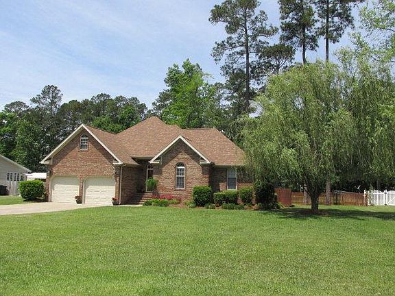 2nd image of 106 Lane Tree Dr