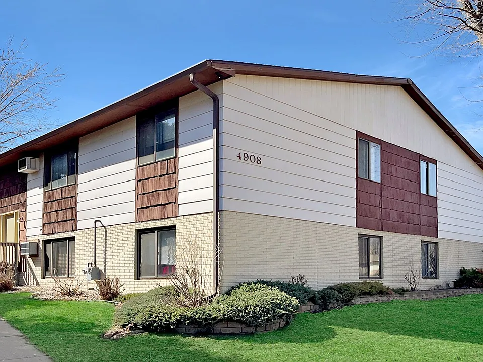 Newly Renovated 2 Bedroom Apartment on the West Side