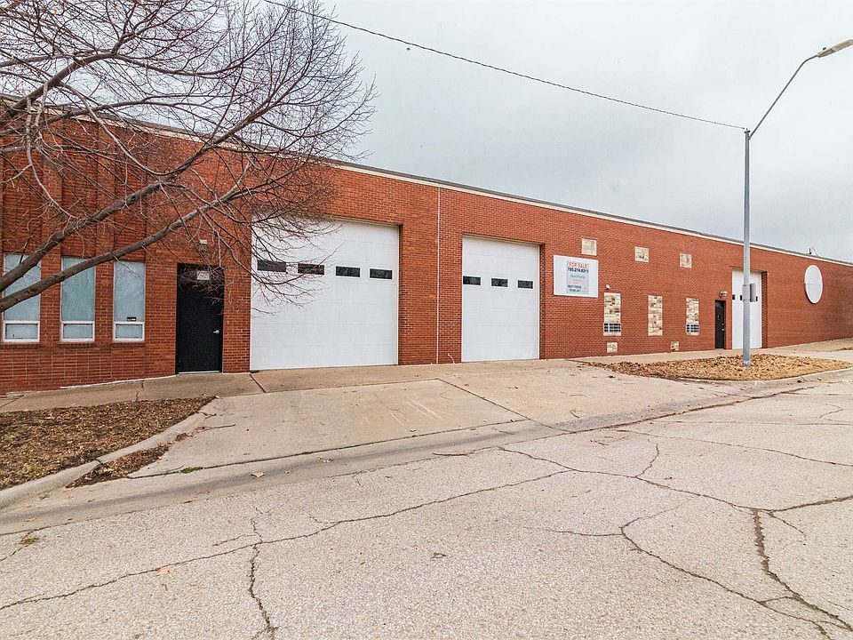 2nd image of 1221 S Kansas Ave