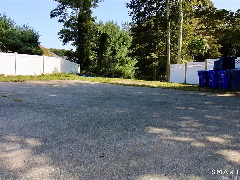 525 Boston Post Rd #1 — Photo 21