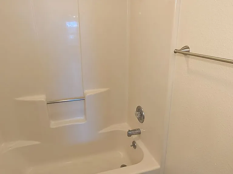 100 E Green Meadows Rd #9 — Photo 14