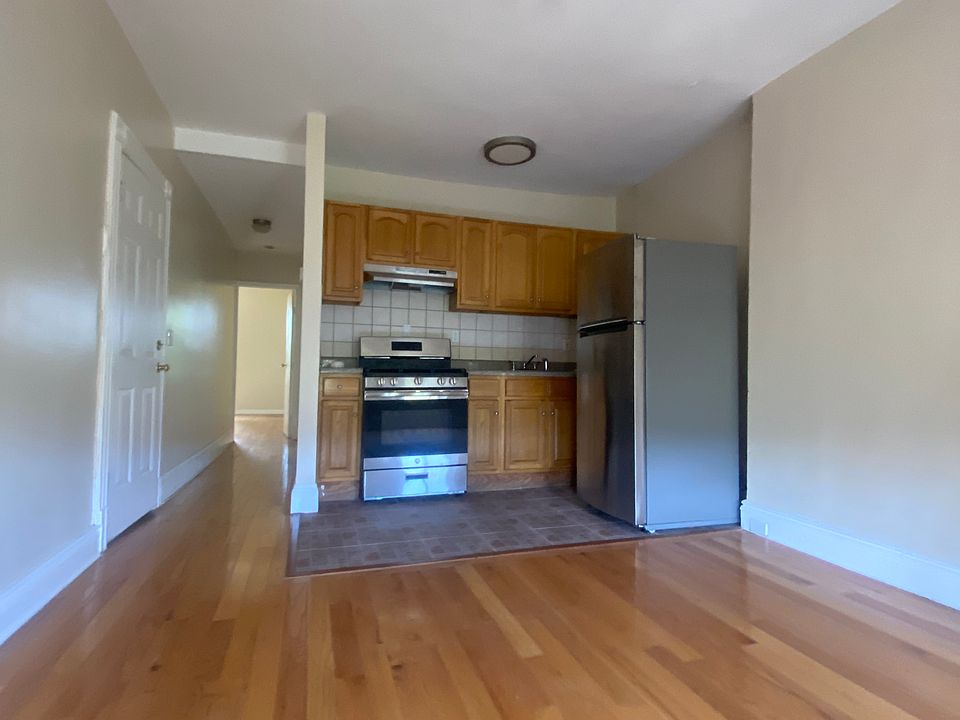 1st image of 707 Putnam Ave #3