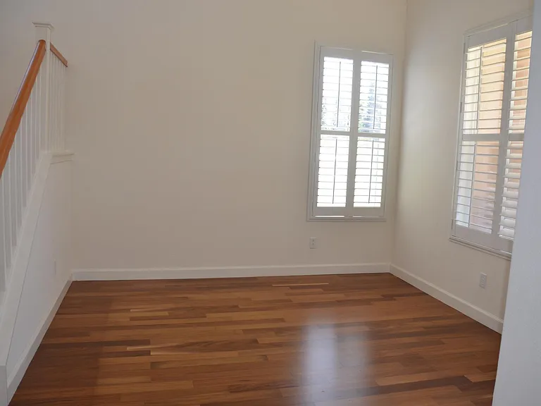 580 Lott Dr — Photo 4