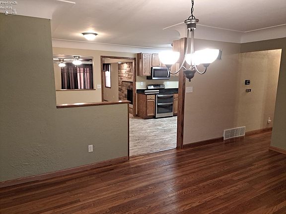 3rd image of 1813 Finley Dr