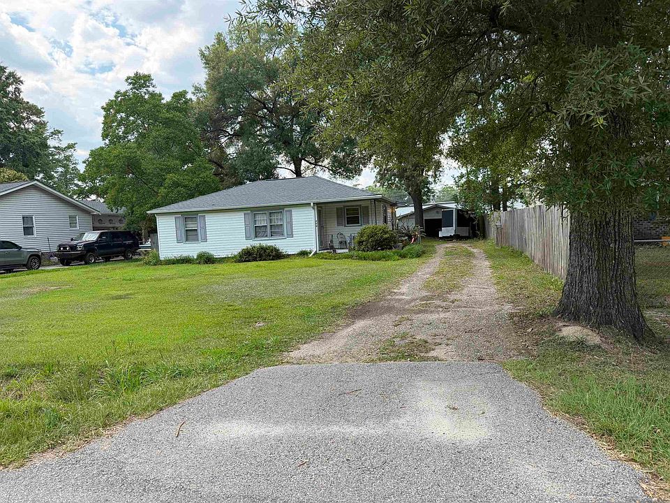 1st image of 704 15th Court