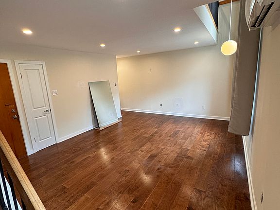 3rd image of 1910 Rodman St #C