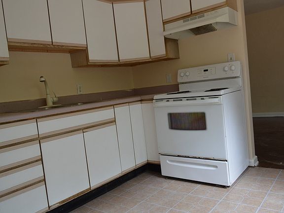 4th image of 2232 SE 9th Pl