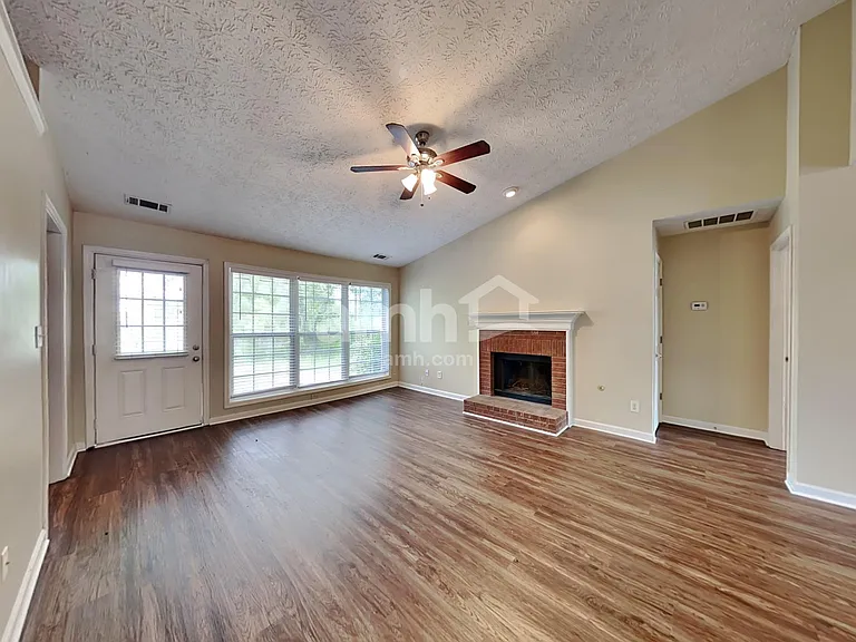 2740 Avalon Meadows Ln — Photo 8