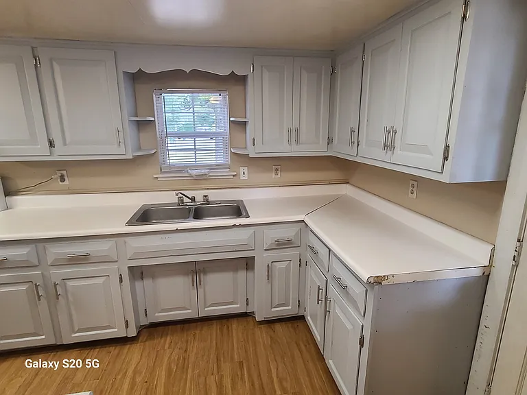 5381 Williams St — Photo 12