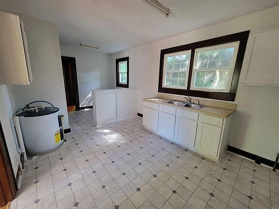 4th image of 233 Magnolia Ave #B