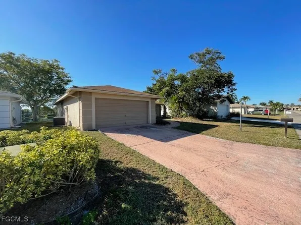 9761 Deerfoot Dr, Fort Myers, FL 33919